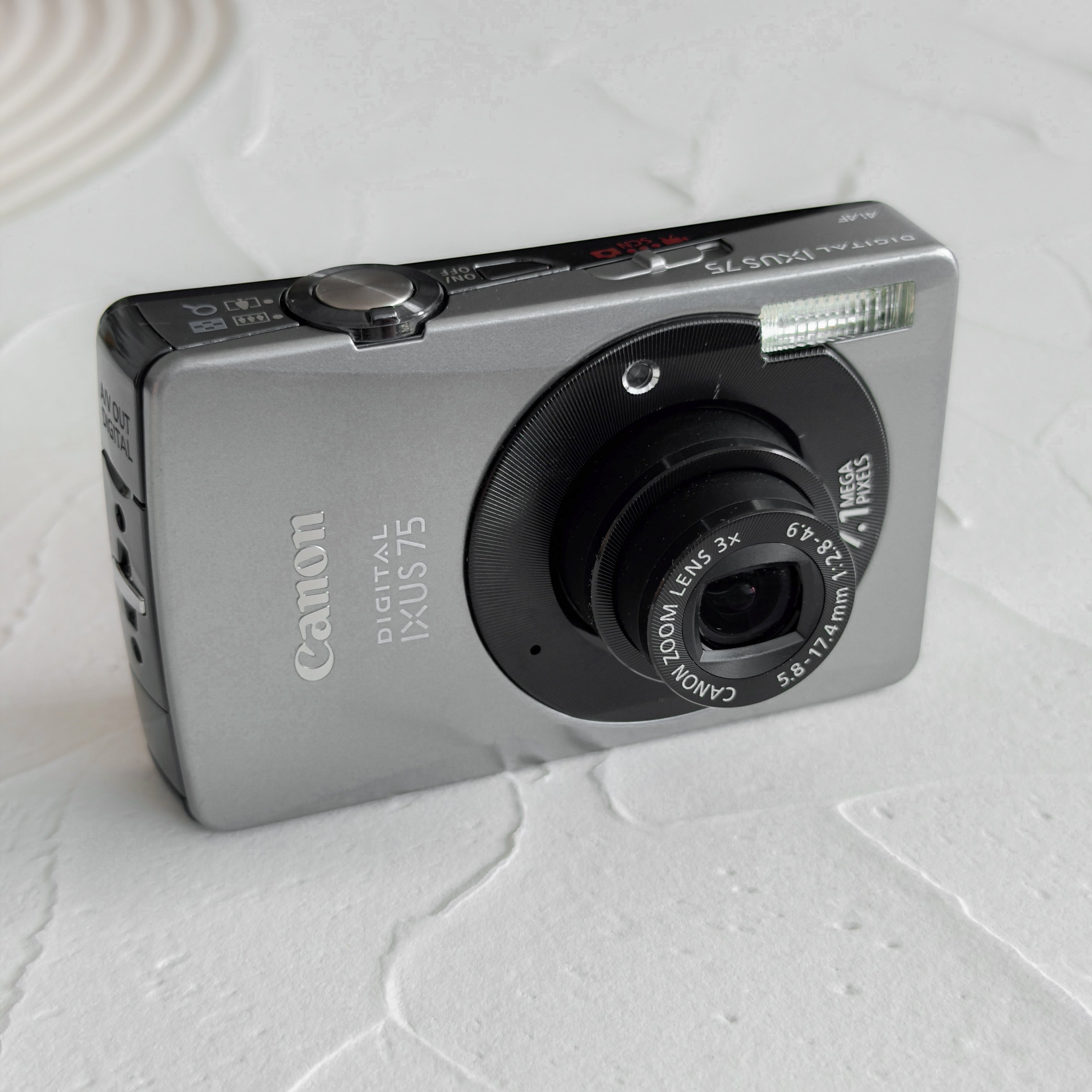 Canon IXUS 75