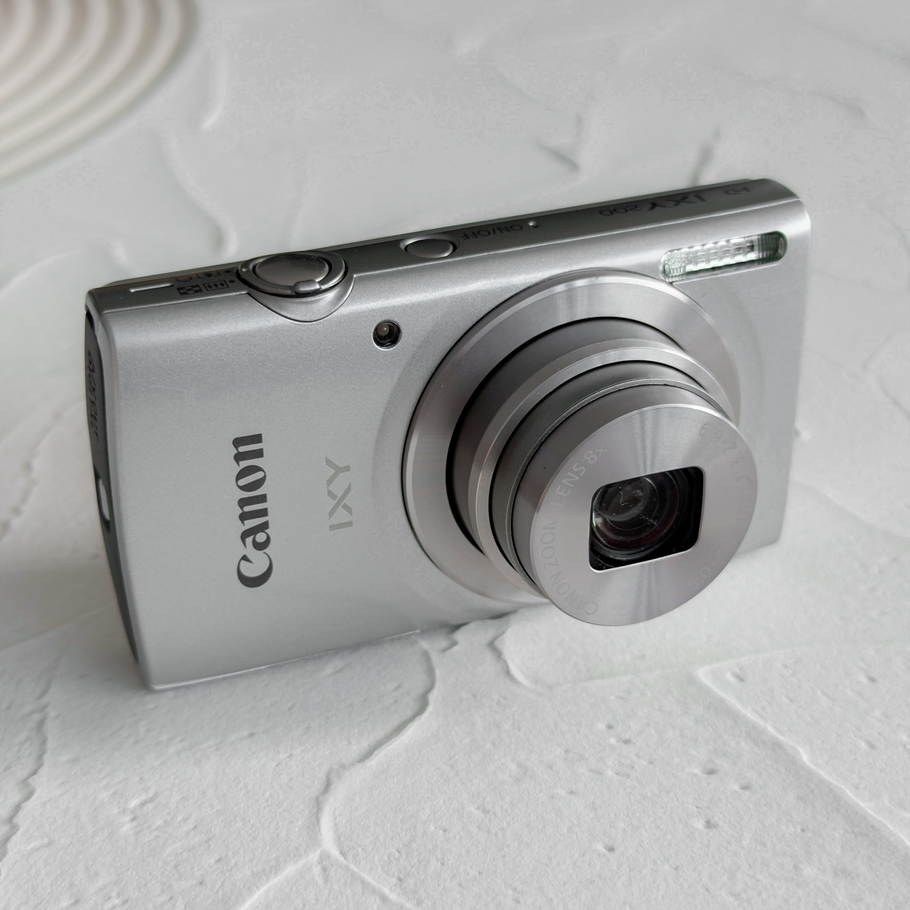 Canon IXY 200